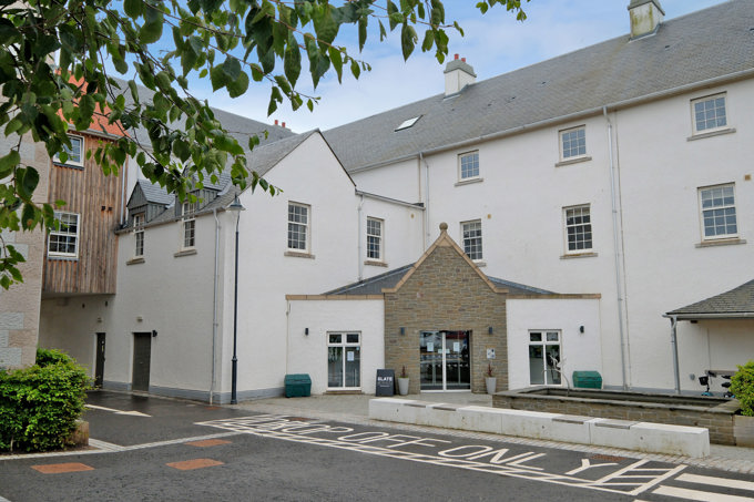 Landale Court 34 (25)6201