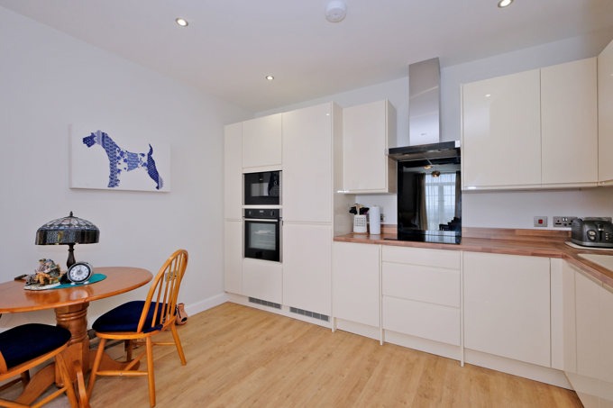 Landale Court 34 (25)6211