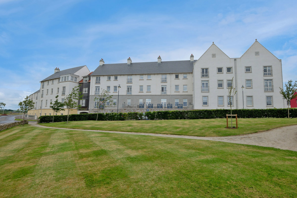 Landale Court 34 (25)6202